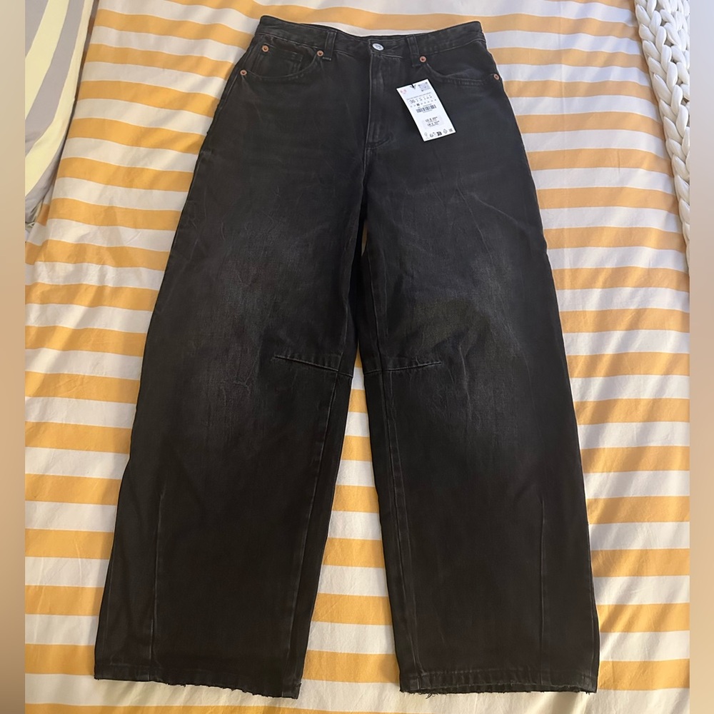 Zara NWT Baggy Balloon jeans. Size 36 / US4 SOLD OUT